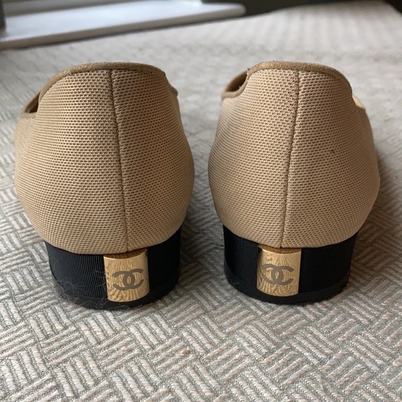 Gold and black Chanel metallic flats - Picture 3 of 7